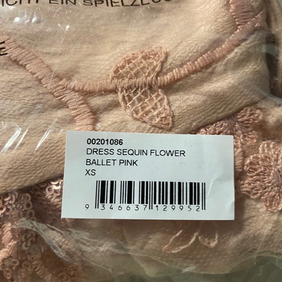 NWT - City Chic Plus Size Sequin Flower Dress - Ballet Pink Floral - Size 14 - Picture 5 of 6